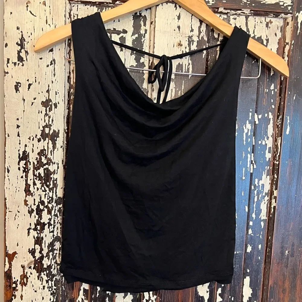 Gaze women’s Black tank w tie at neck size XS